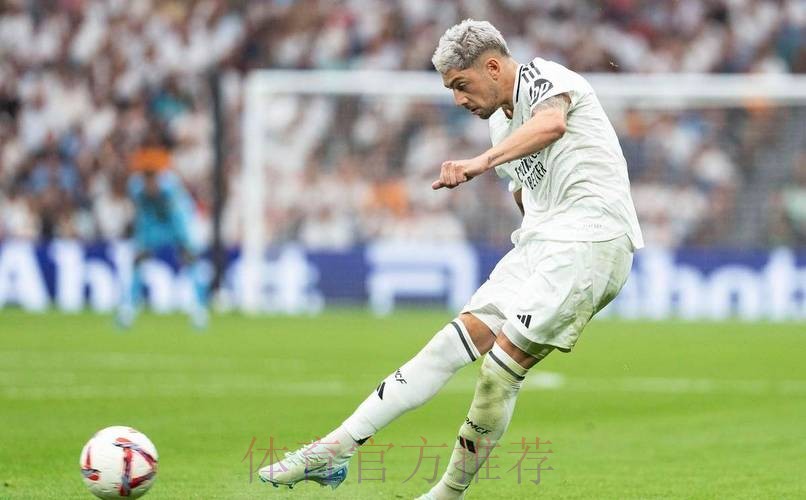 跟队:巴尔韦德周一接受医学检查,评估右膝不适情况 跟队:巴尔韦德周一接受医学检查,评估右膝不适情况