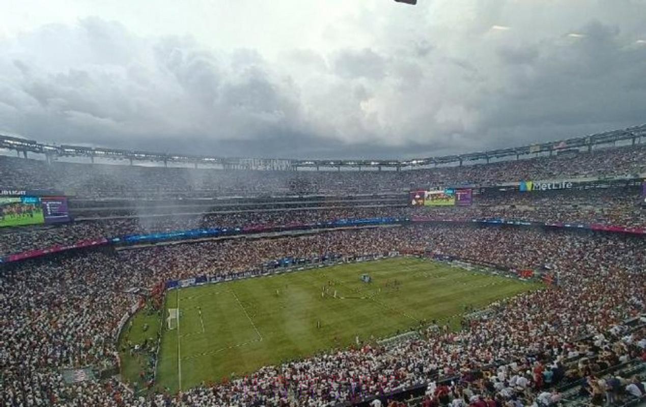 世体-国家德比首回合是空场 次回合有望球迷进场